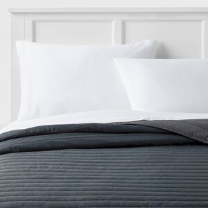 Room Essentials Dark Gray Quilt